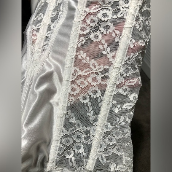 Va Bien Strapless Corset Bustier with Garters - Picture 16 of 16